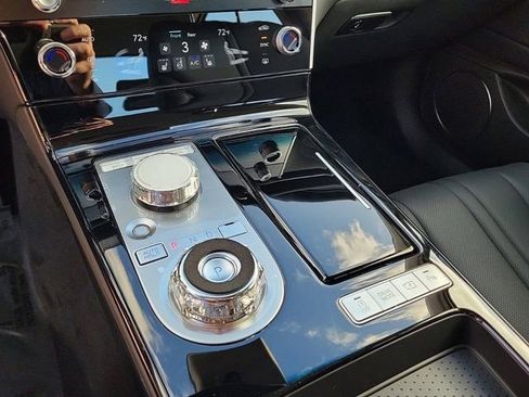 Used 2025 Genesis G80 2.5T image 26