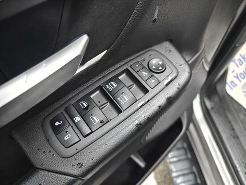 Used 2023 RAM 1500 Big Horn image 12