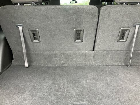 Used 2023 Chevrolet Traverse LT image 7