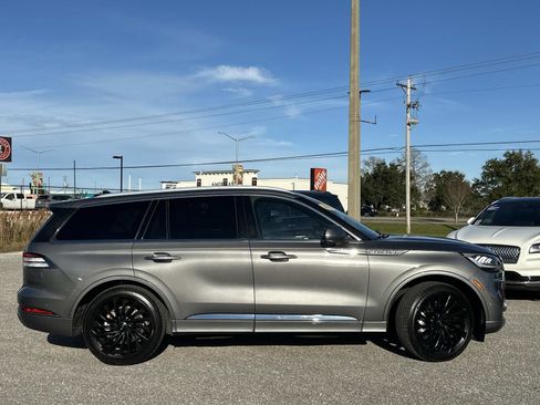 Used 2022 Lincoln Aviator Reserve w/ Equipment Group 201A image 4