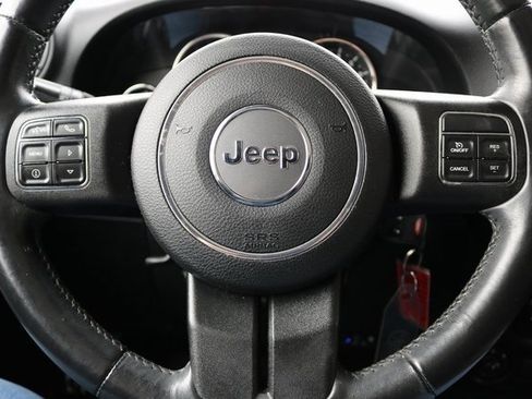 Used 2016 Jeep Wrangler Unlimited Rubicon w/ Connectivity Group image 19