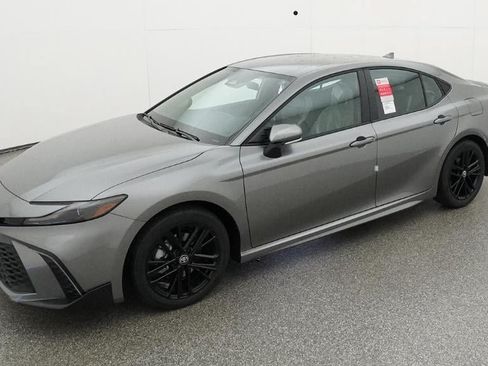 New 2026 Toyota Camry SE FWD image 1