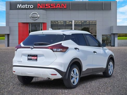 New 2025 Nissan Kicks Play S image 3