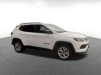 Used 2025 Jeep Compass Latitude video 2