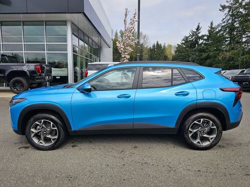 Used 2026 Chevrolet Trax LT w/ Driver Confidence Package FWD image 2