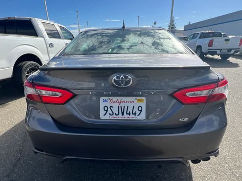 Used 2020 Toyota Camry SE image 5