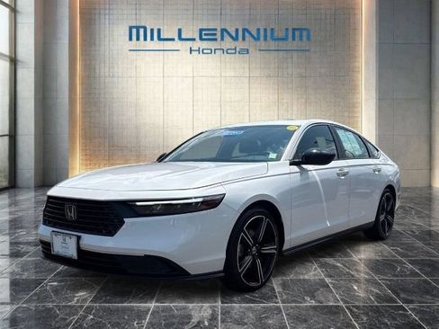Used 2023 Honda Accord Sport image 1