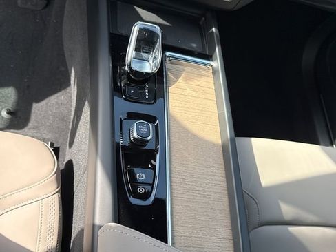 New 2026 Volvo XC60 B5 Core w/ Protection Package Premier AWD/4WD image 17