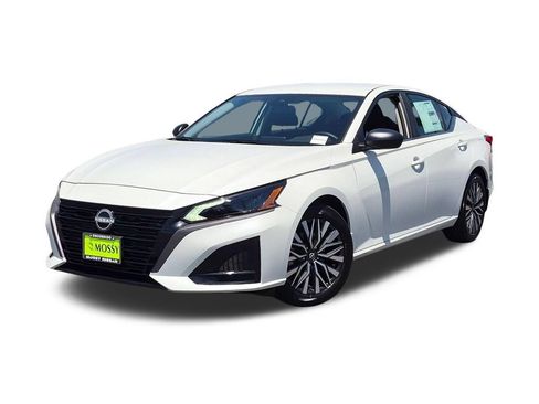 New 2026 Nissan Altima 2.5 SV FWD image 1