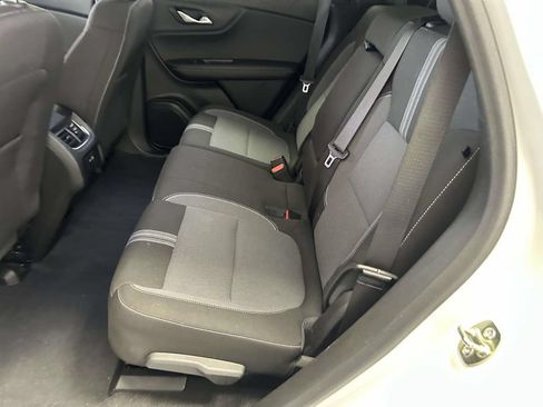 Used 2025 Chevrolet Blazer LT FWD image 14