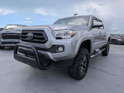 Used 2020 Toyota Tacoma SR5 w/ SR5 Appearance Package (SM) RWD image 7