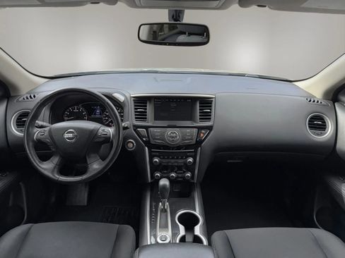 Used 2019 Nissan Pathfinder SV AWD/4WD image 18