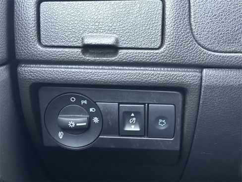 Used 2010 Ford Fusion SEL image 25