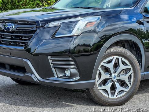 Used 2024 Subaru Forester Premium AWD/4WD image 3