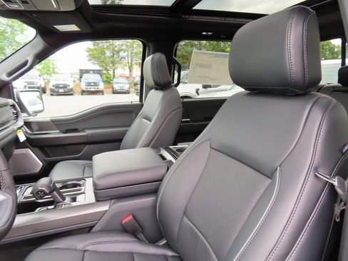 New 2025 Ford F150 Lariat w/ Equipment Group 502A High image 19