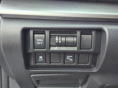 Used 2018 Subaru Crosstrek 2.0i Limited w/ 50th Anniversary Edition image 26