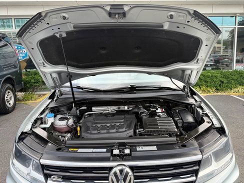 Used 2020 Volkswagen Tiguan SE R-Line AWD/4WD image 43