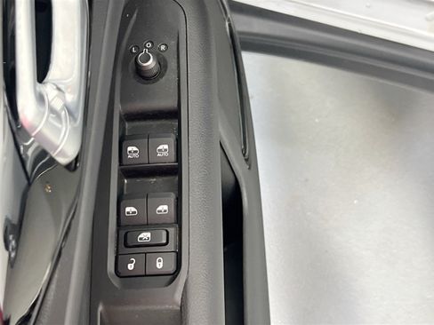 Used 2022 Jeep Compass Trailhawk AWD/4WD image 17