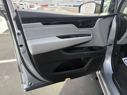 Used 2023 Honda Odyssey Touring image 39