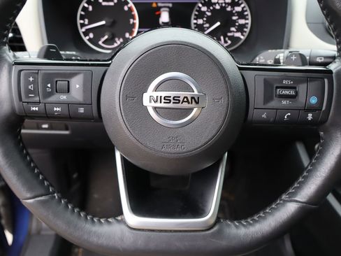 Used 2021 Nissan Rogue SV w/ Premium Package FWD image 12