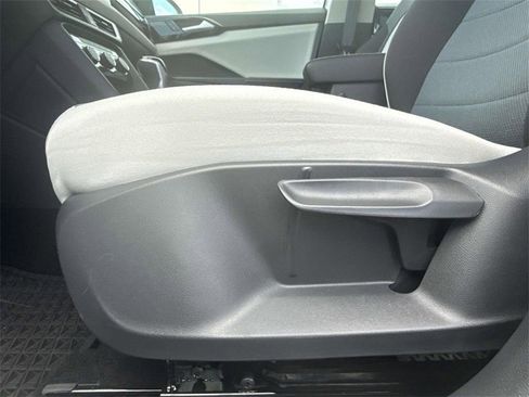 New 2026 Volkswagen Atlas SE FWD image 11