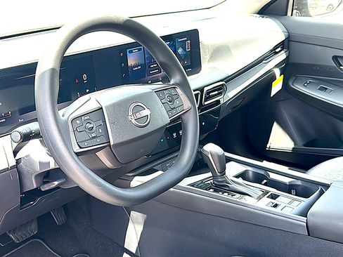 New 2026 Nissan Sentra SV w/ Floor Mat Package FWD image 9