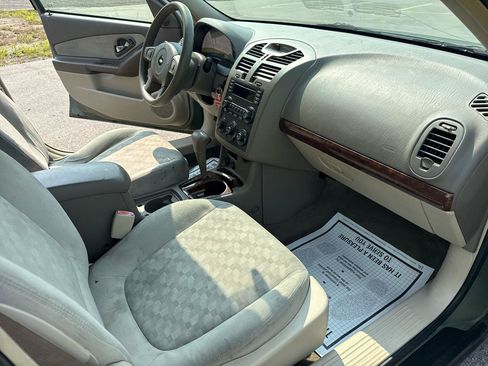 Used 2005 Chevrolet Malibu LS w/ Preferred Equipment Group FWD image 20