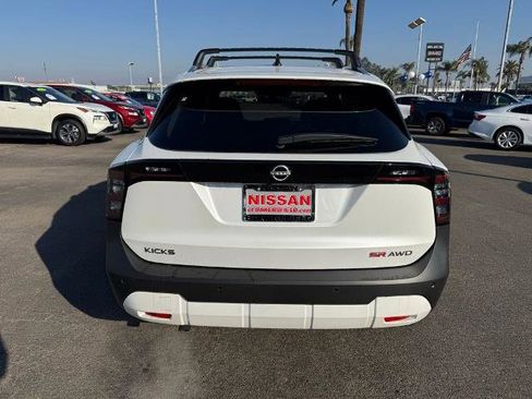 New 2026 Nissan Kicks SR w/ Cold Weather Package image 5