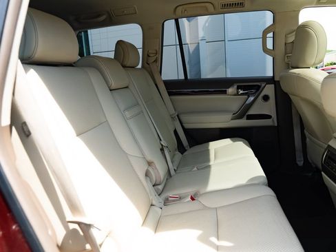 Used 2016 Lexus GX 460 Luxury AWD/4WD image 24