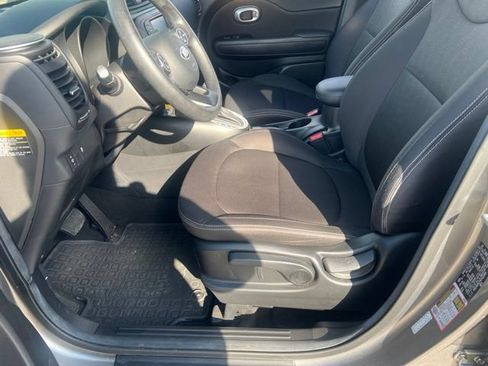 Used 2017 Kia Soul w/ Convenience Package FWD image 16