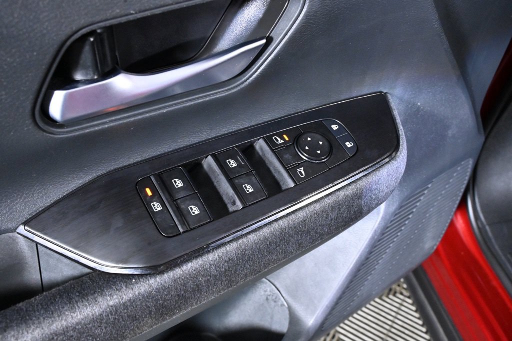 Certified 2025 Nissan Kicks SV AWD/4WD image 19