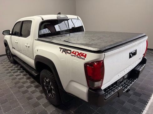 Used 2019 Toyota Tacoma TRD Off-Road image 11