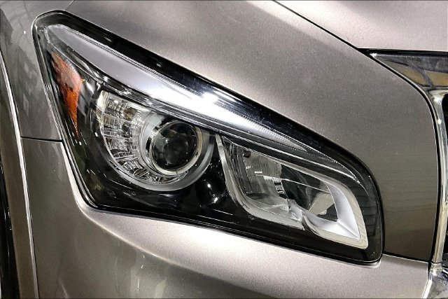 Used 2017 INFINITI QX80 4WD image 4