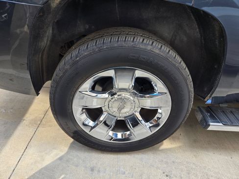 Certified 2019 Chevrolet Tahoe LT w/ LT Signature Package RWD image 8