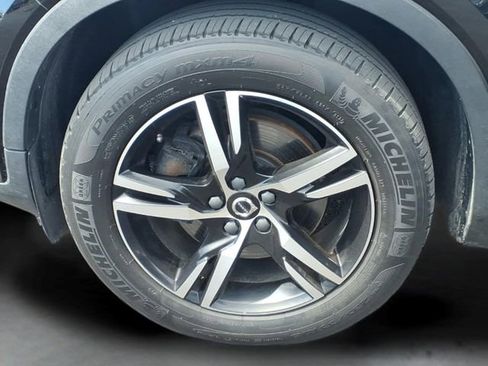 Used 2023 Volvo XC40 B5 Core AWD/4WD image 21