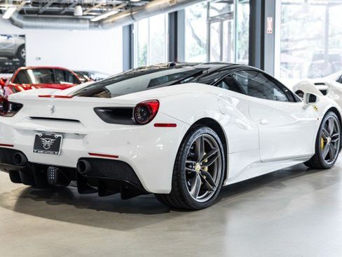Used 2016 Ferrari 488 GTB RWD image 6