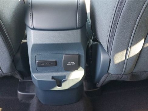 New 2025 Ford Maverick XLT w/ XLT Luxury Package image 36