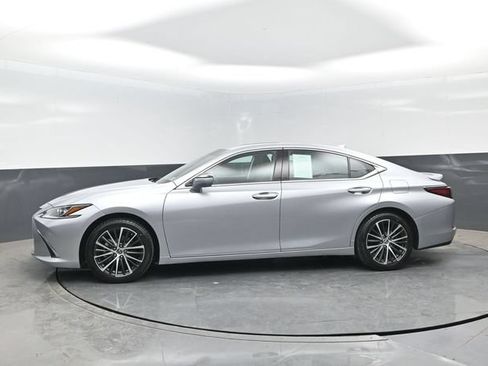 Used 2024 Lexus ES 350 w/ Premium Package FWD image 4