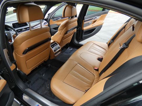 Used 2016 BMW 750i xDrive image 42