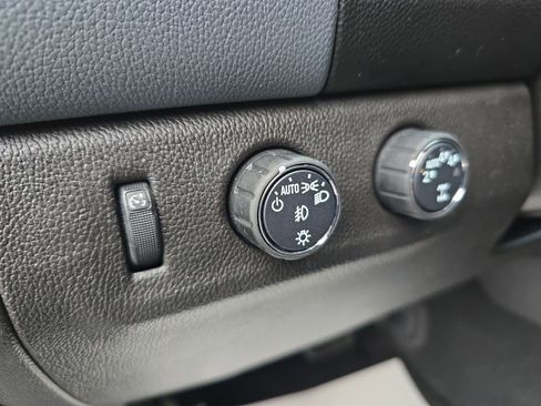 Used 2022 Chevrolet Colorado Z71 w/ Safety Package image 14