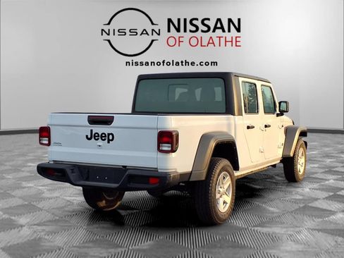 Used 2023 Jeep Gladiator Sport image 26