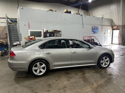 Used 2013 Volkswagen Passat TDI SE image 5