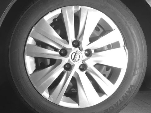 Used 2025 Nissan Sentra S image 11