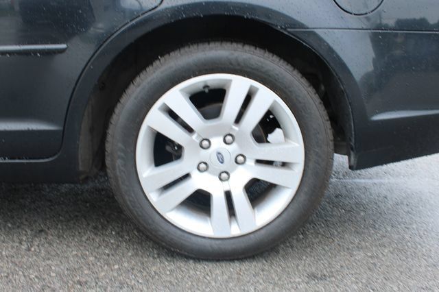 Used 2006 Ford Fusion SEL FWD image 31