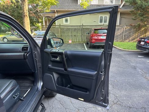 Used 2020 Toyota 4Runner Venture w/ Moonroof Package AWD/4WD image 14