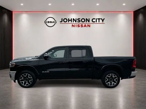 Used 2025 RAM 1500 Laramie AWD/4WD image 8