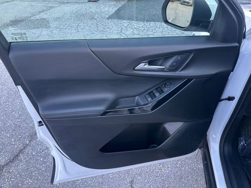 Used 2025 Chevrolet Equinox LT image 20