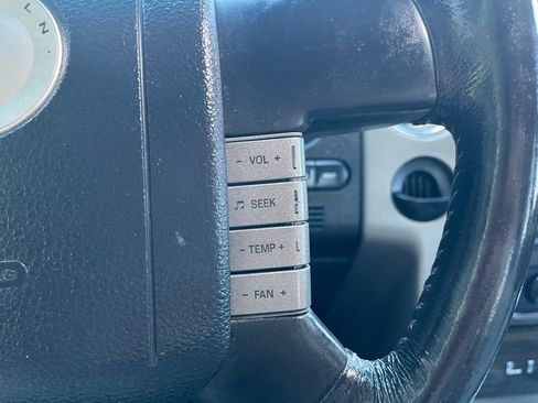 Used 2008 Lincoln Mark LT 2WD image 30