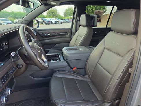 Used 2024 GMC Yukon Denali AWD/4WD image 12