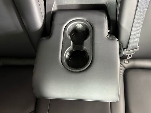 Used 2023 Tesla Model Y Long Range AWD/4WD image 41